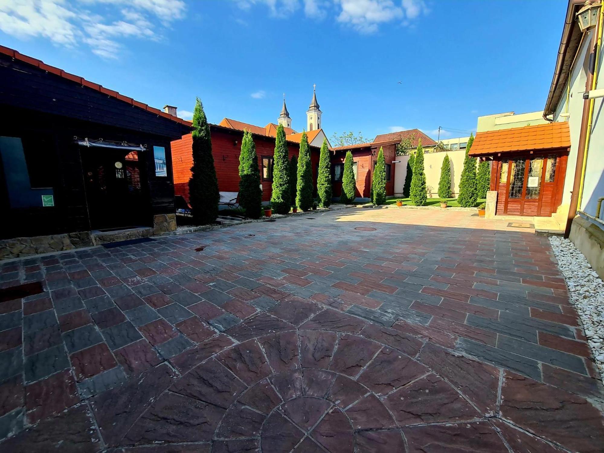 Armenopolis - Adults Only Hotel Gherla Exterior foto